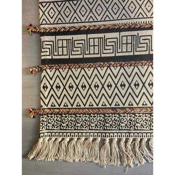 AM HOME TEXTILES Handcrafted Artisan Throw Rug Multi-Color Sz 27x42 Aztec Style - Picture 2 of 6